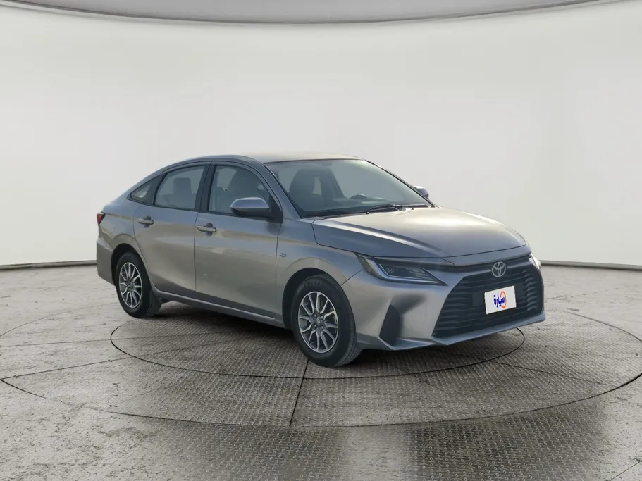 2024 Toyota Yaris  Y 