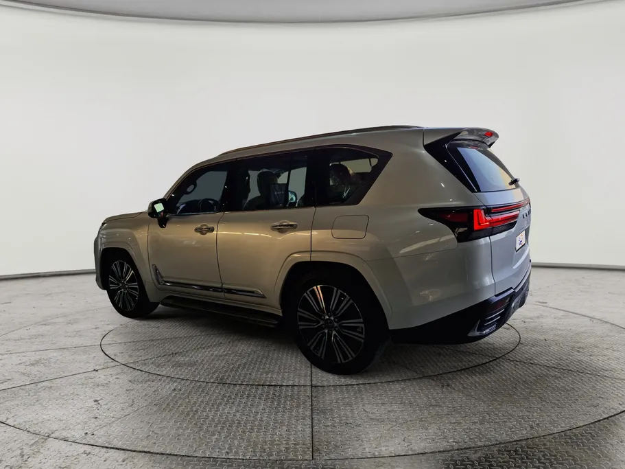 2025 Lexus LX 600 