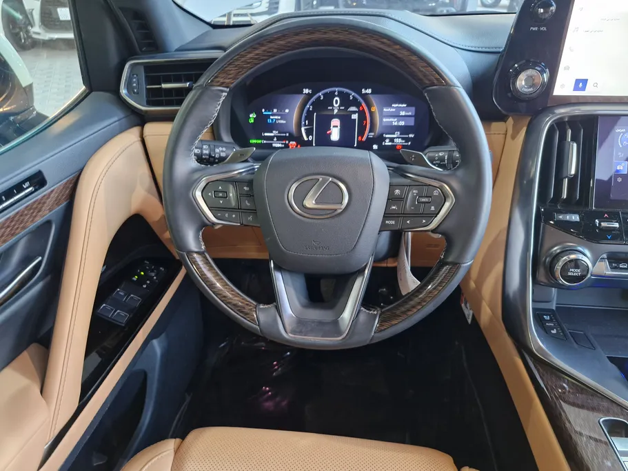2025 Lexus LX 600 