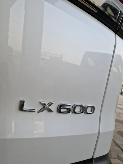 2025 Lexus LX 600 
