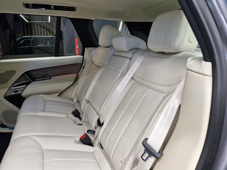 2026 Land Rover Range Rover HSE 