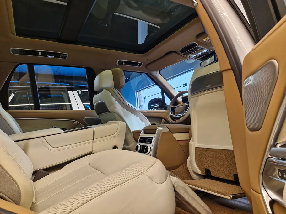 2025 Land Rover Range Rover Autobiography  