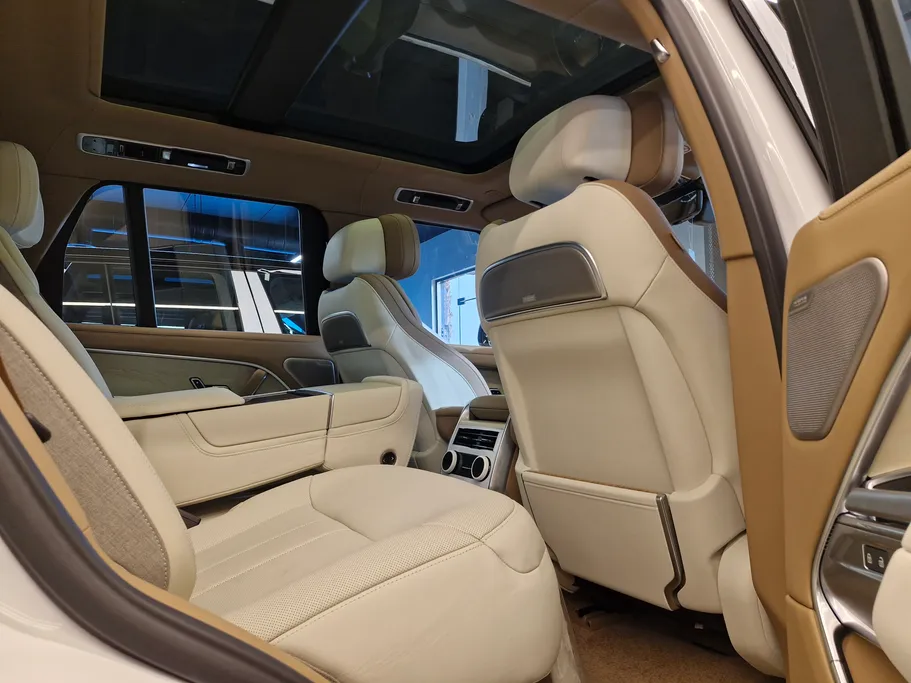 2025 Land Rover Range Rover Autobiography  