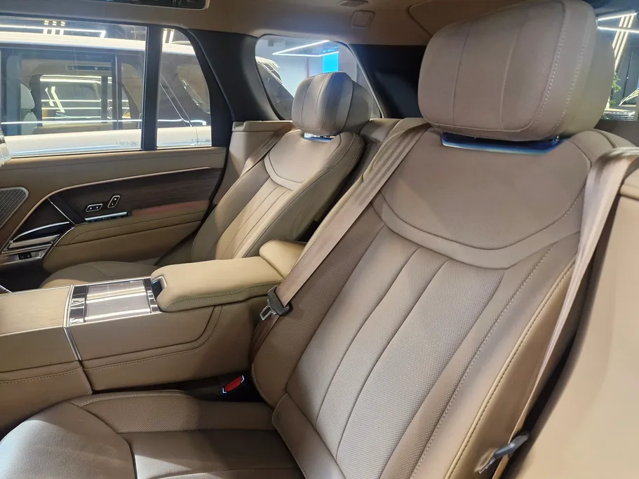 2026 Land Rover Range Rover Autobiography  