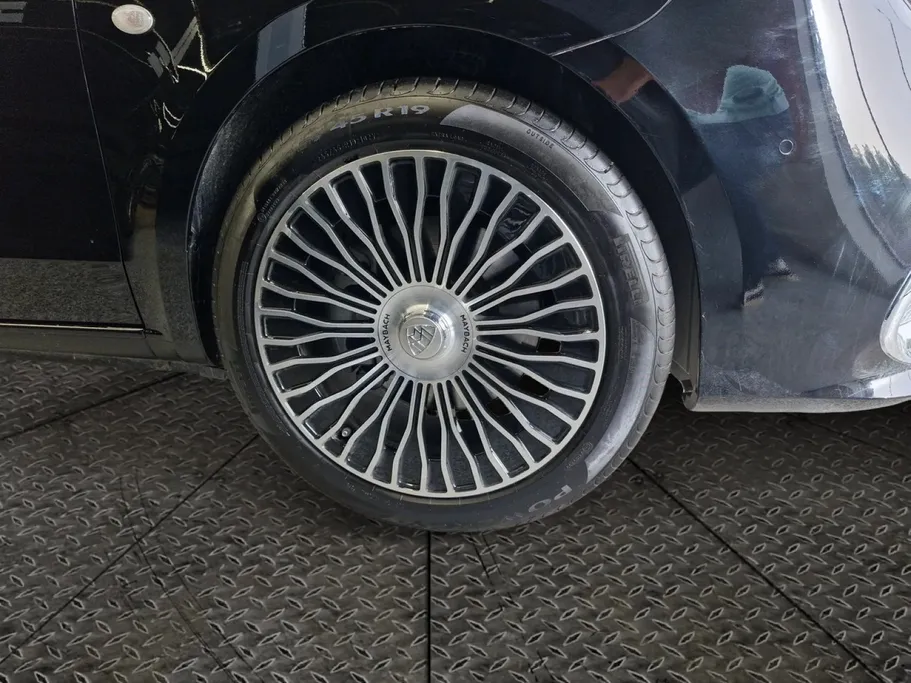 مرسيدس V300  2025 