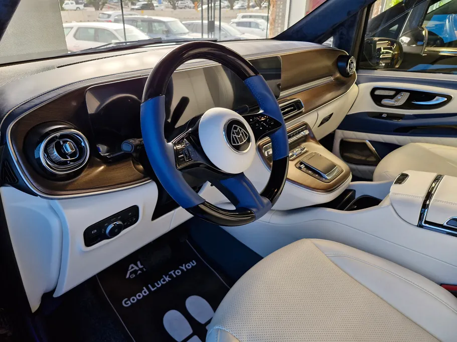 مرسيدس V300  2025 