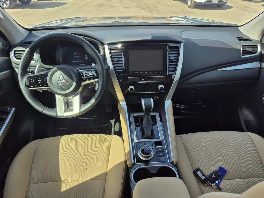 ميتسوبيشي باجيرو GLS 5Doors 2025 