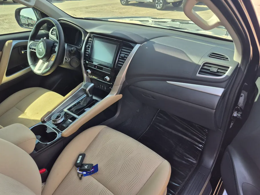 ميتسوبيشي باجيرو GLS 5Doors 2025 