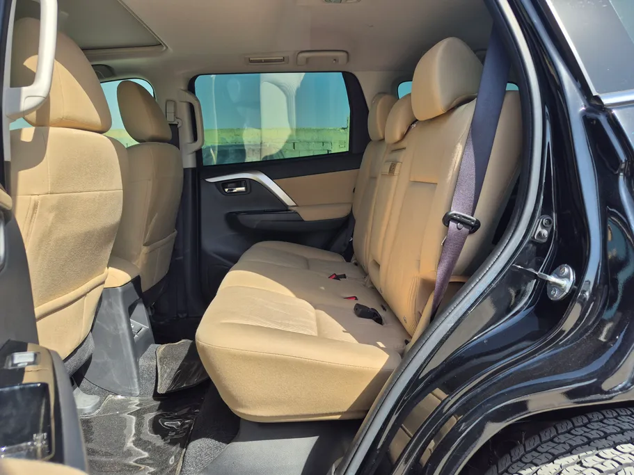 ميتسوبيشي باجيرو GLS 5Doors 2025 