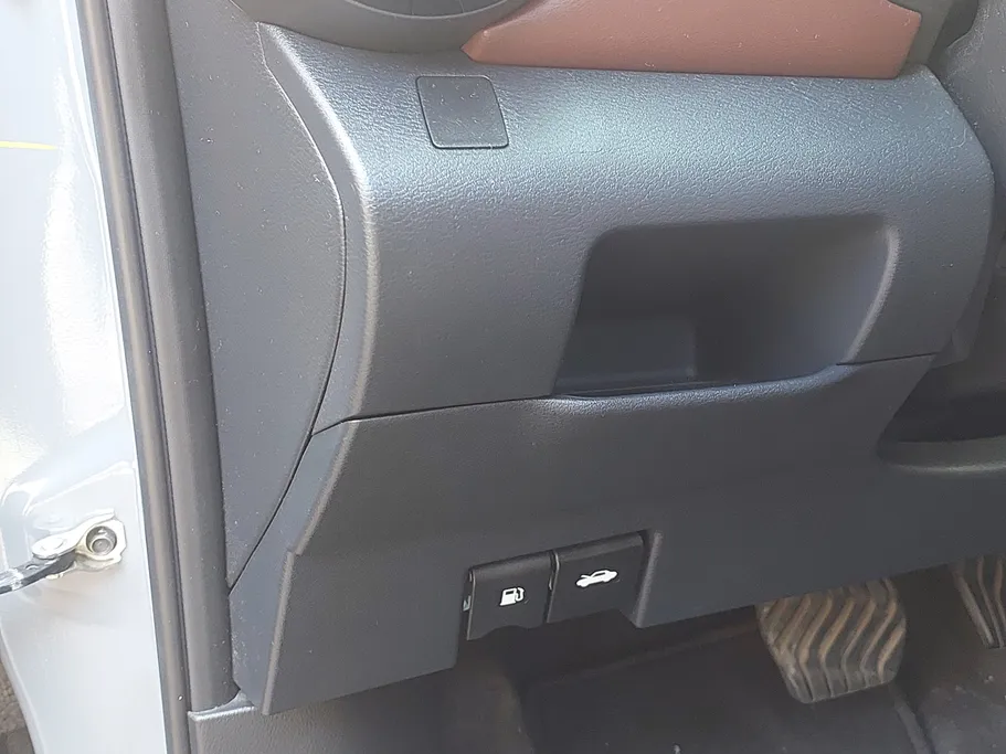 2023 Nissan Kicks SL 