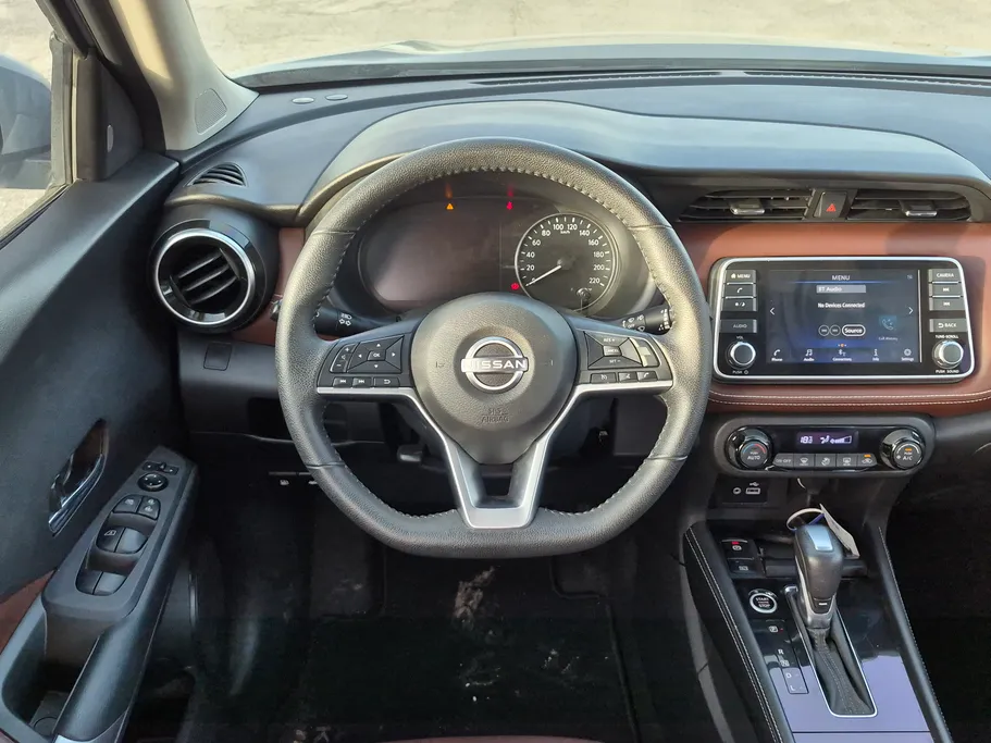 2023 Nissan Kicks SL 