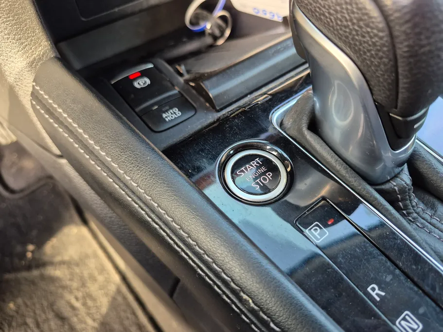 2023 Nissan Kicks SL 