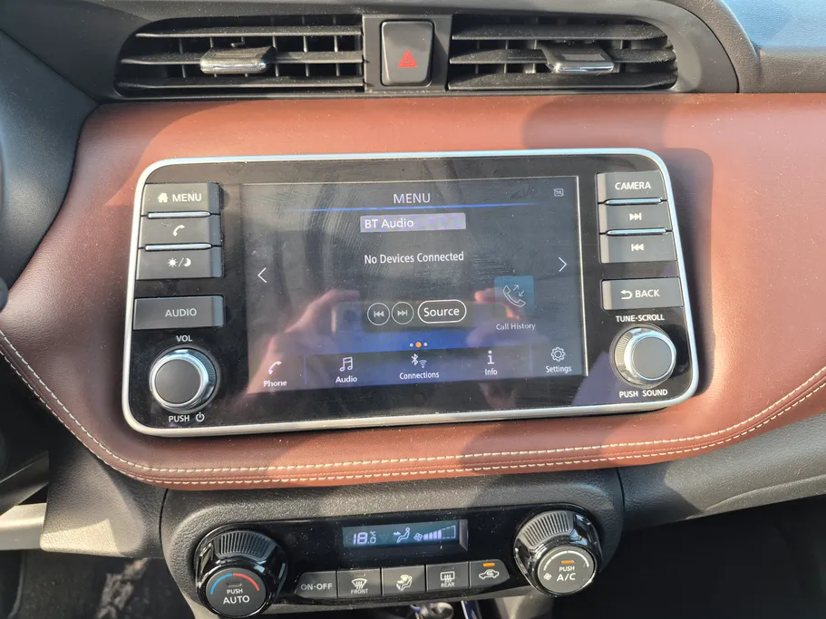 2023 Nissan Kicks SL 