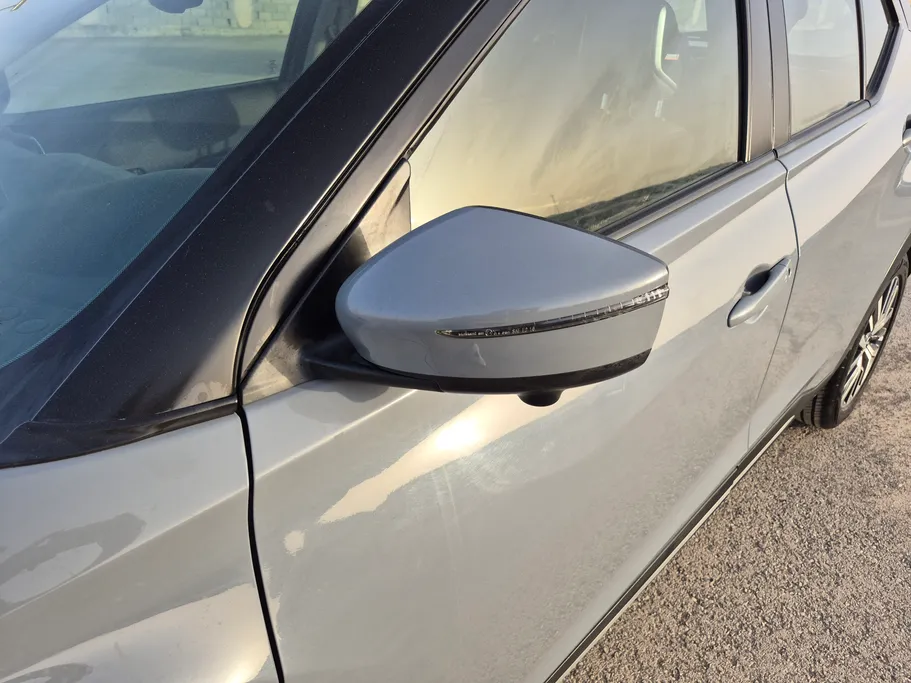 2023 Nissan Kicks SL 