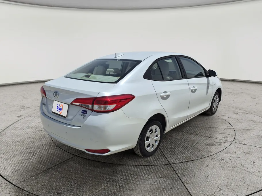 2021 Toyota Yaris  Y 