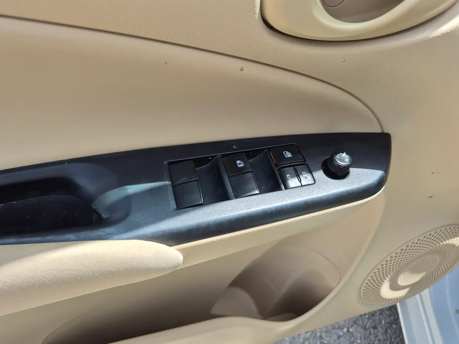 2021 Toyota Yaris  Y 