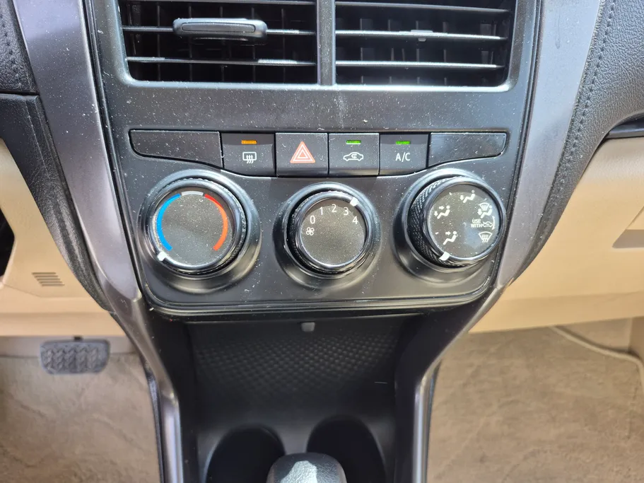 2021 Toyota Yaris  Y 