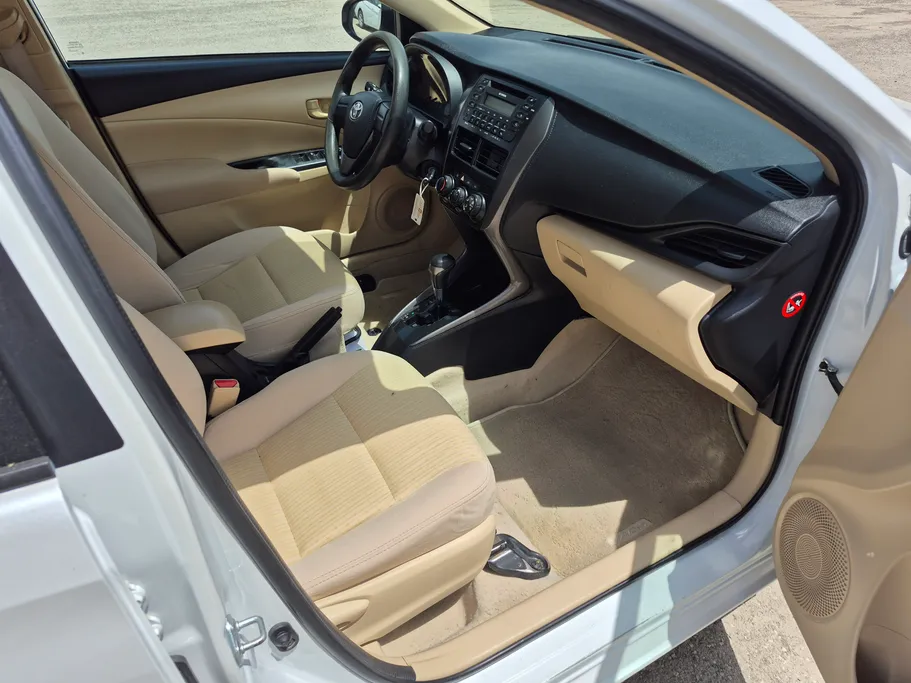 2021 Toyota Yaris  Y 