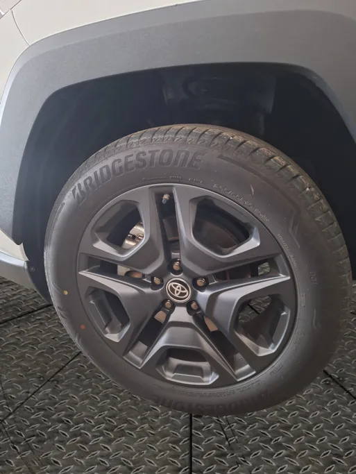2025 Toyota RAV4 GLE 