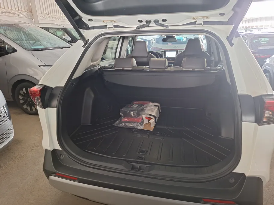 2025 Toyota RAV4 GLE 