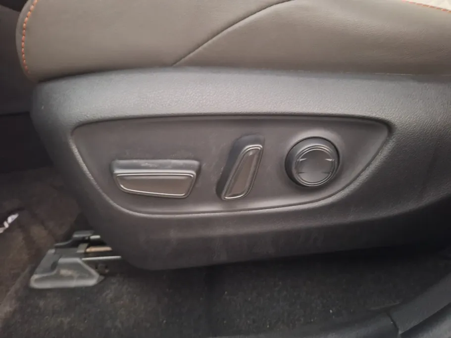 2025 Toyota RAV4 GLE 