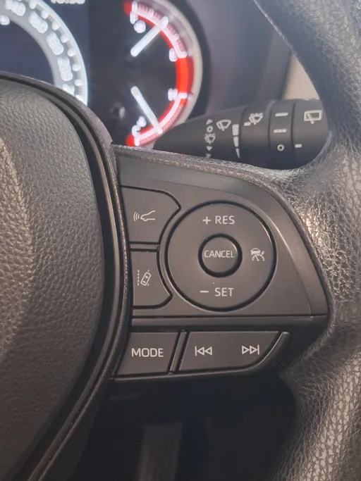 2025 Toyota RAV4 GLE 