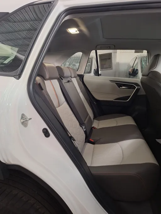 2025 Toyota RAV4 GLE 