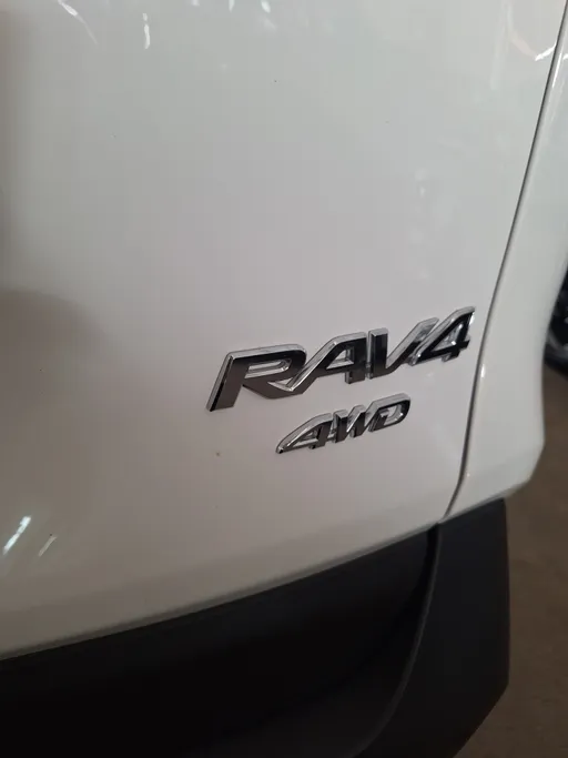 2025 Toyota RAV4 GLE 