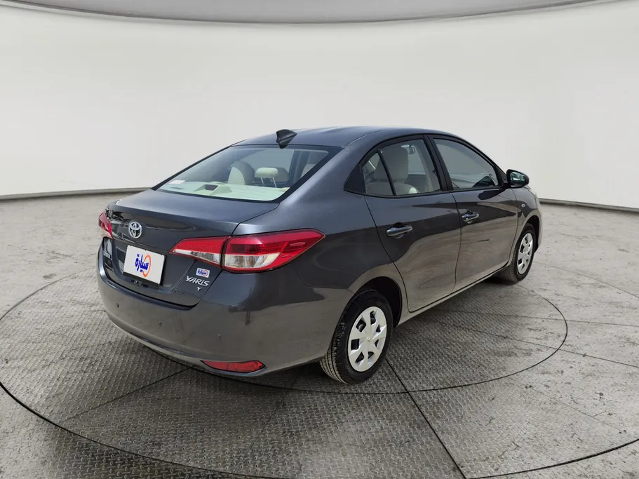 2022 Toyota Yaris  Y 