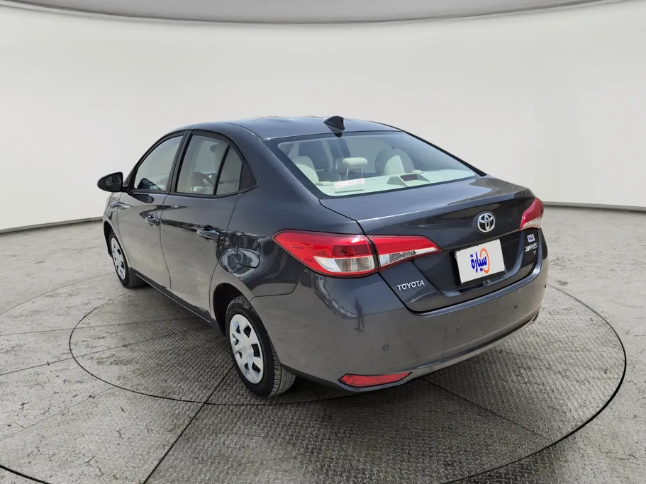 2022 Toyota Yaris  Y 