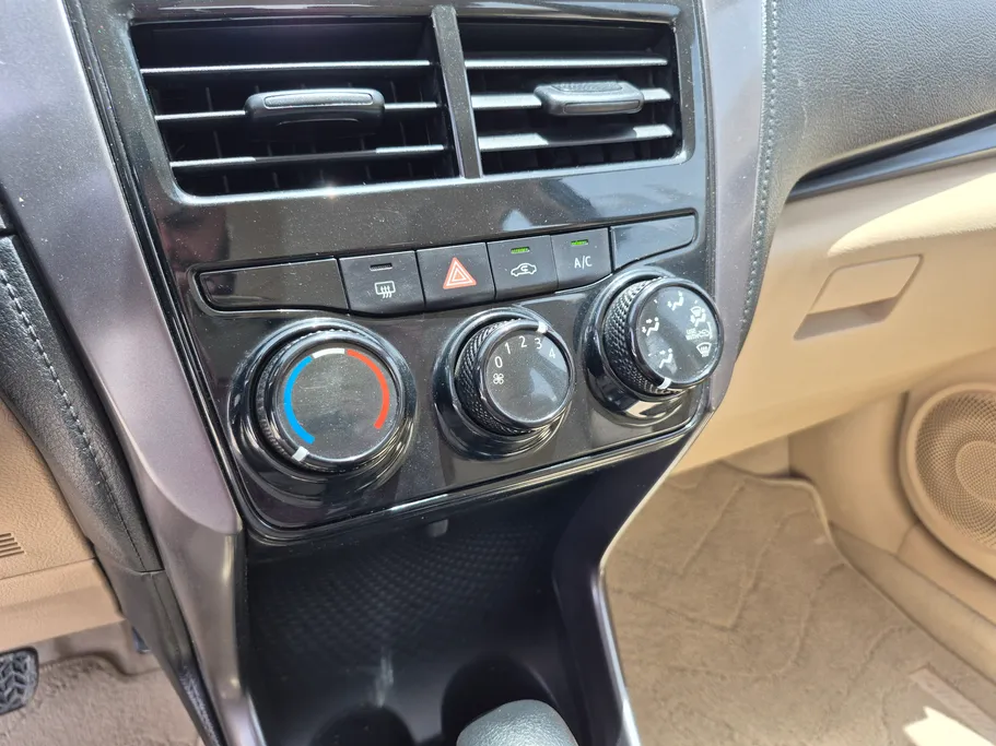 2022 Toyota Yaris  Y 