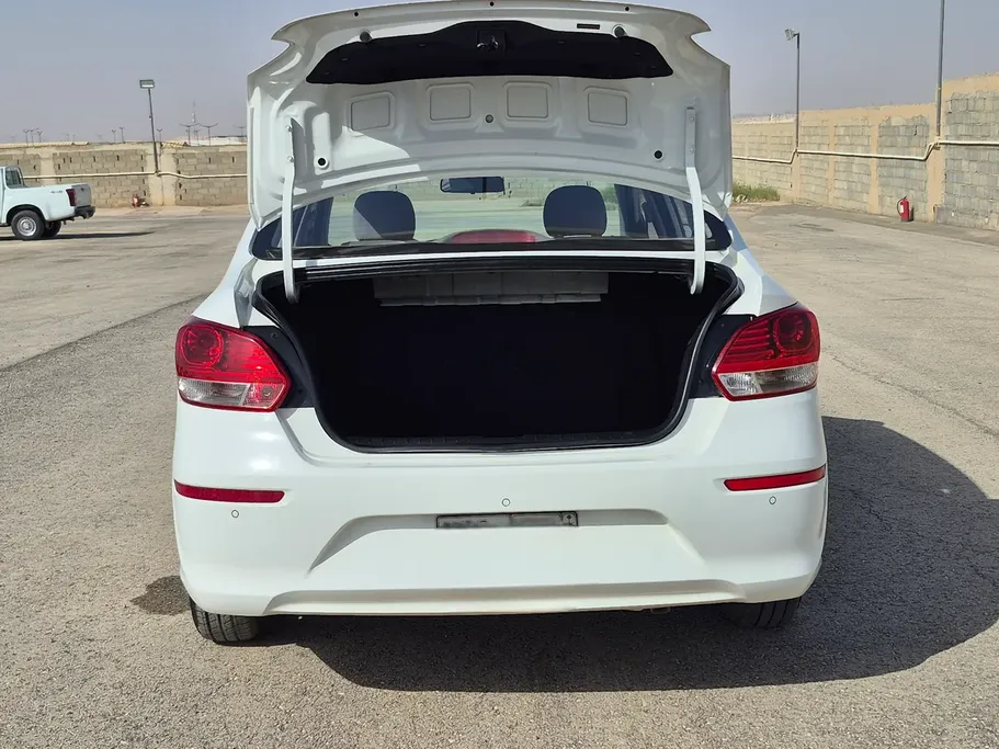 2023 Kia Pegas LX 