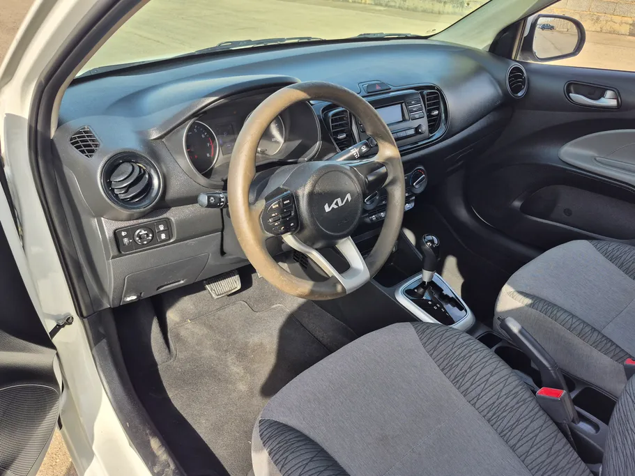 2023 Kia Pegas LX 