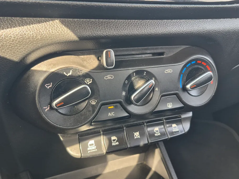 2023 Kia Pegas LX 