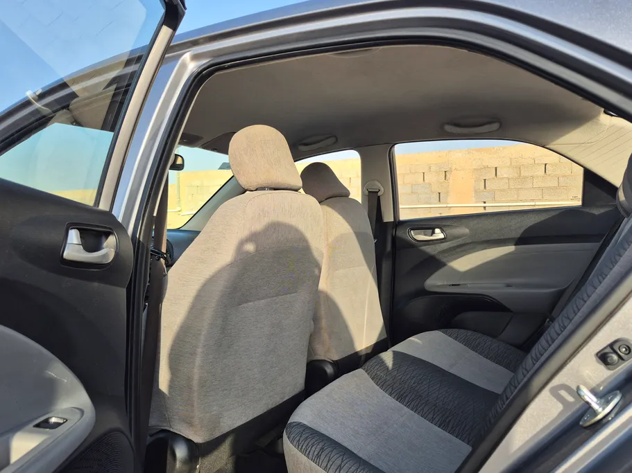 2023 Kia Pegas LX 