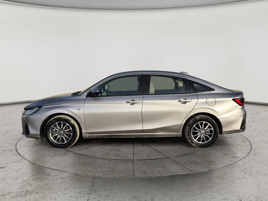 2024 Toyota Yaris  Y 