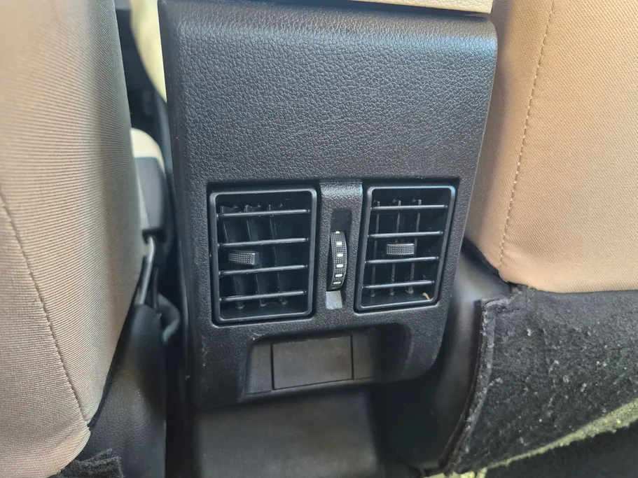 2024 Toyota Yaris  Y 