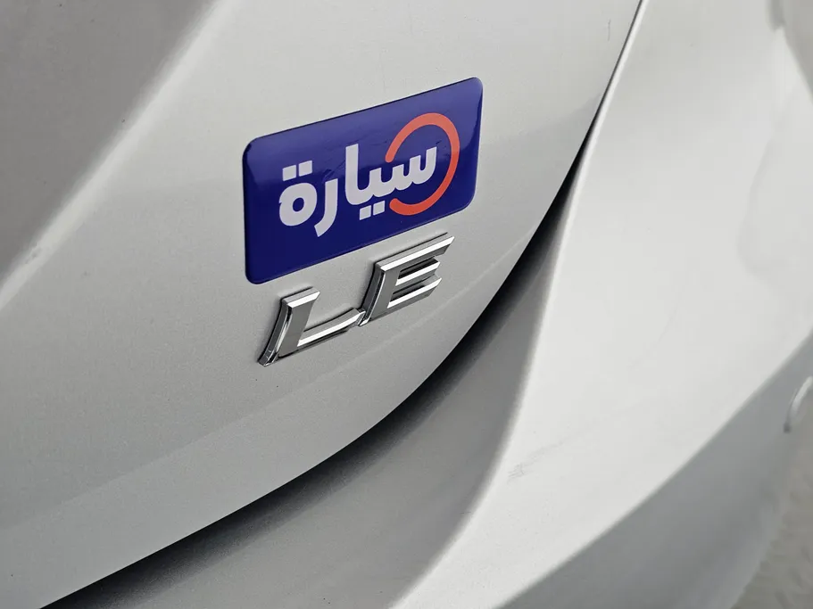 تويوتا كامري LE 2024 