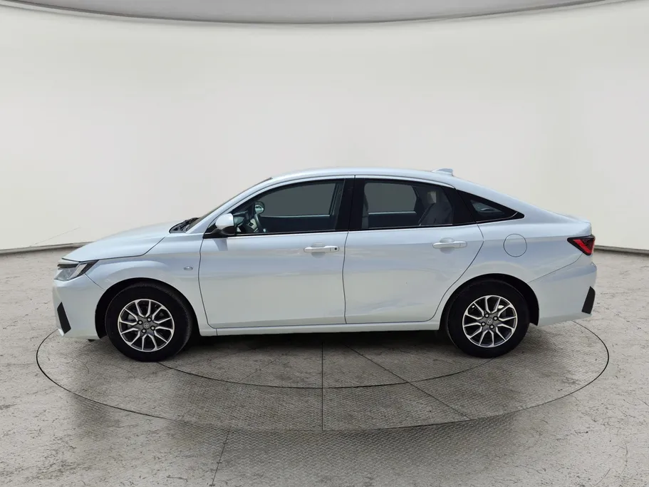 2023 Toyota Yaris  Y 