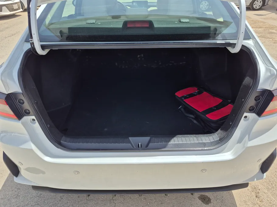 2023 Toyota Yaris  Y 