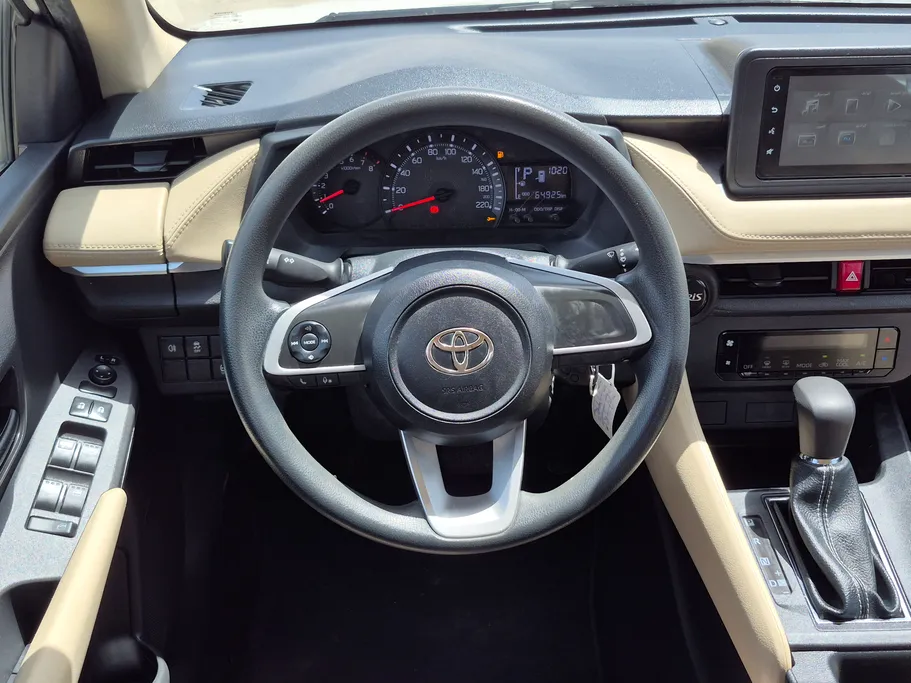 2023 Toyota Yaris  Y 