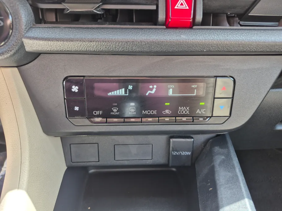 2023 Toyota Yaris  Y 