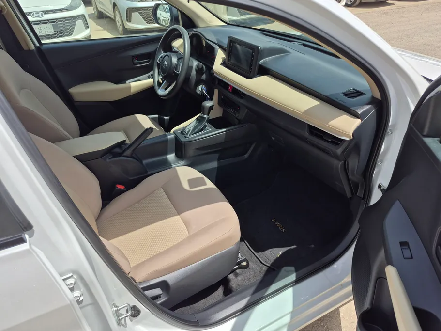 2023 Toyota Yaris  Y 
