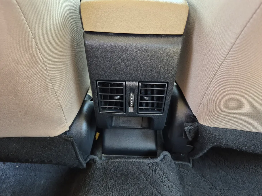 2023 Toyota Yaris  Y 