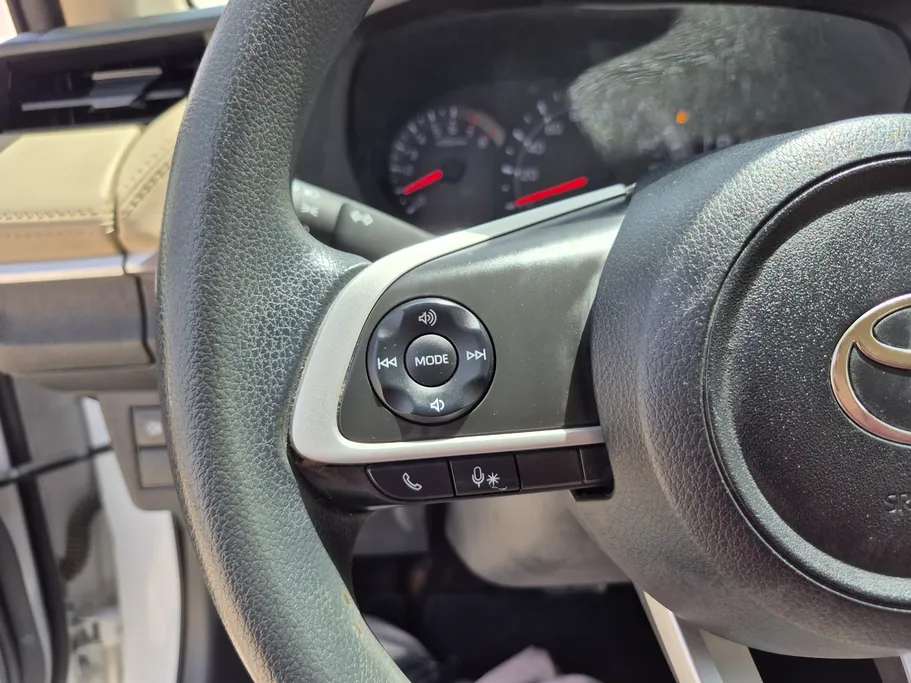 2023 Toyota Yaris  Y 
