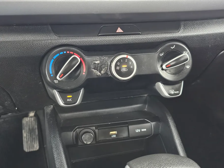2022 Kia Rio LX 