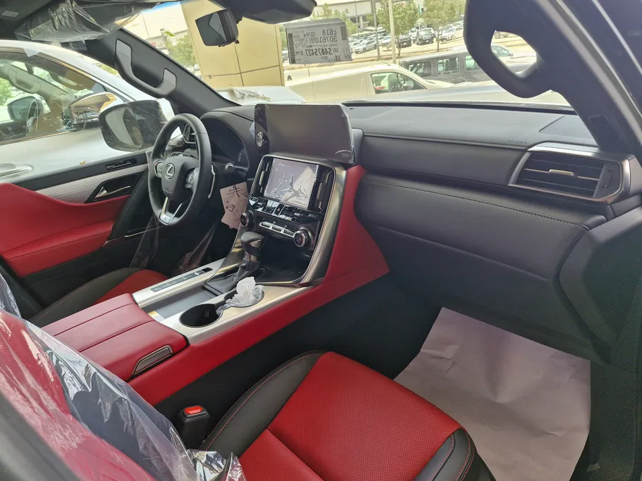 2025 Lexus LX 600 
