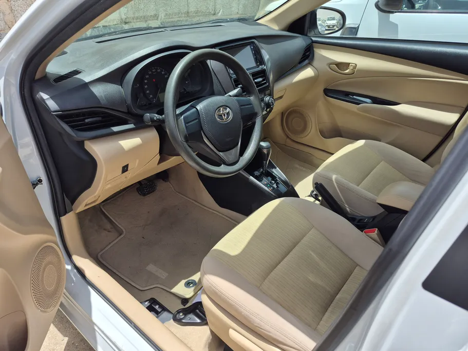 2022 Toyota Yaris  Y 