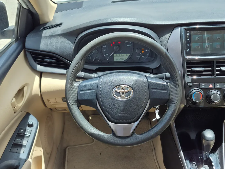 2022 Toyota Yaris  Y 