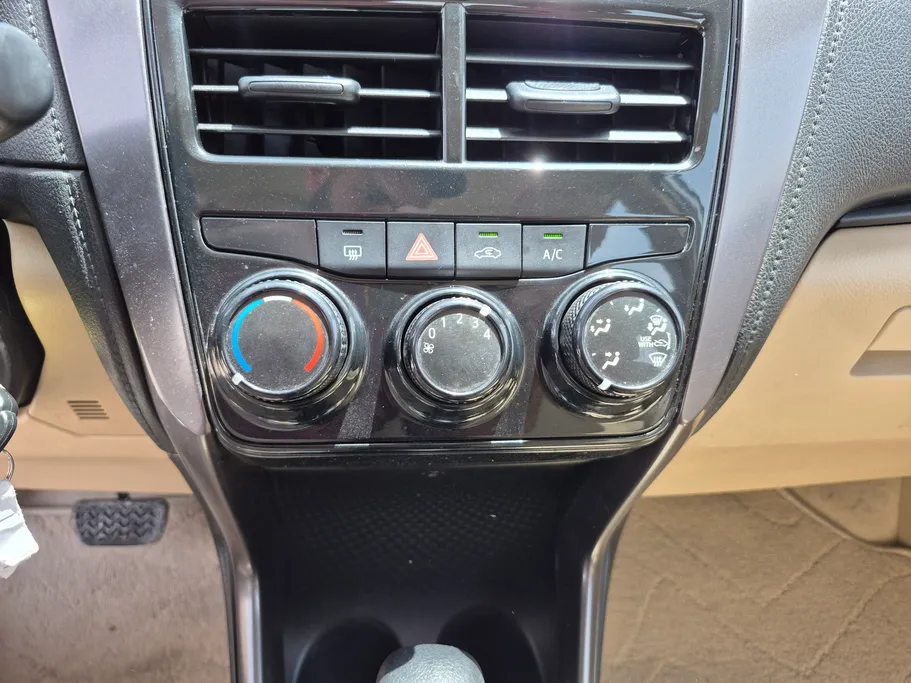 2022 Toyota Yaris  Y 